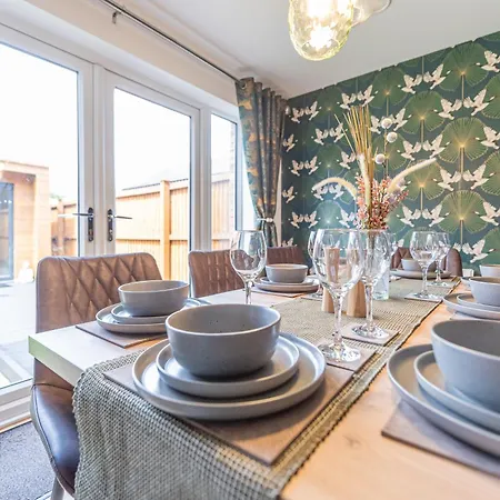 Boutique 4-bed House In - Games 펜션