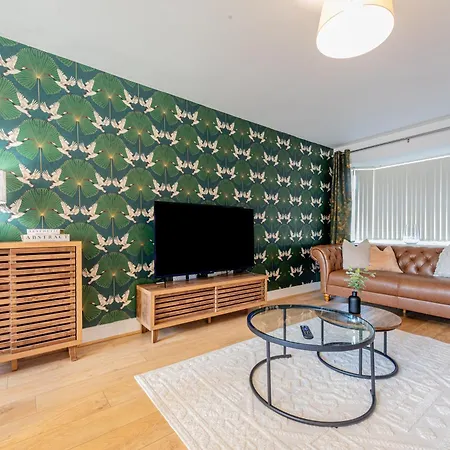 Boutique 4-bed House In - Games Holiday home Manchester
