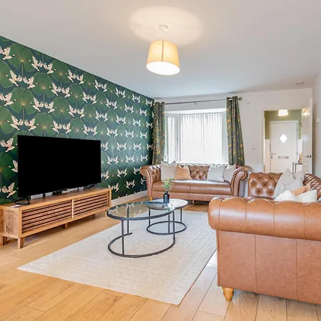 Boutique 4-bed House In - Games Semesterbostad