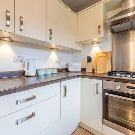 Boutique 4-bed House In - Games Manchester