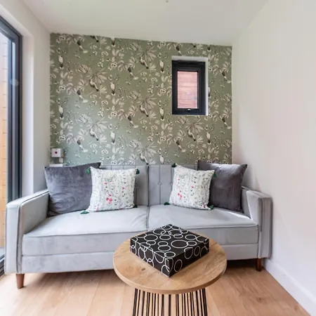 Semesterbostad Boutique 4-bed House In - Games