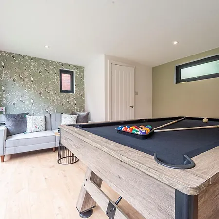 Boutique 4-bed House In - Games בית נופש