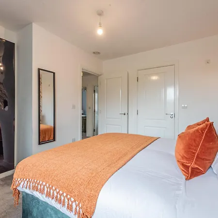 Boutique 4-bed House In - Games Manchester