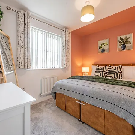 Semesterbostad Boutique 4-bed House In - Games *