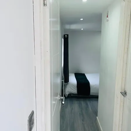 Beautiful 1 Bed Flat Studio With Parking マンチェスター