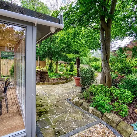 Garden In Hidden Oasis Pass The Keys Holiday home *