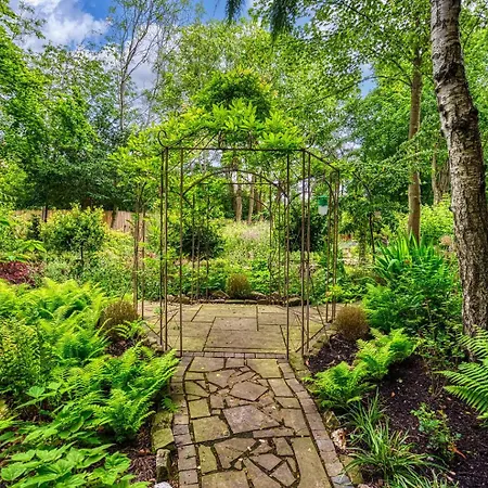 Holiday home Garden In Hidden Oasis Pass The Keys