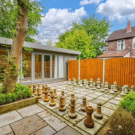 Holiday home Garden In Hidden Oasis Pass The Keys Manchester