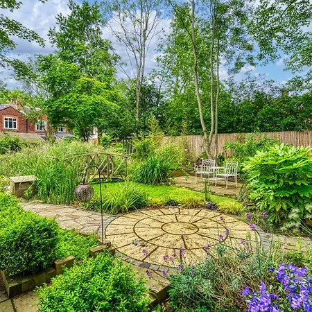 Garden In Hidden Oasis Pass The Keys Manchester