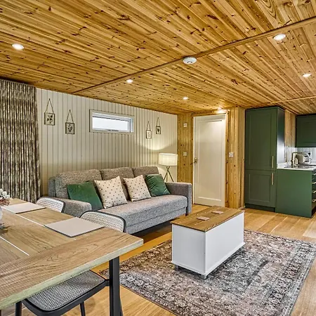 Garden In Hidden Oasis Pass The Keys Сasa de vacaciones Mánchester