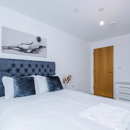 Quayview Oasis In Salford Apartment Manchester