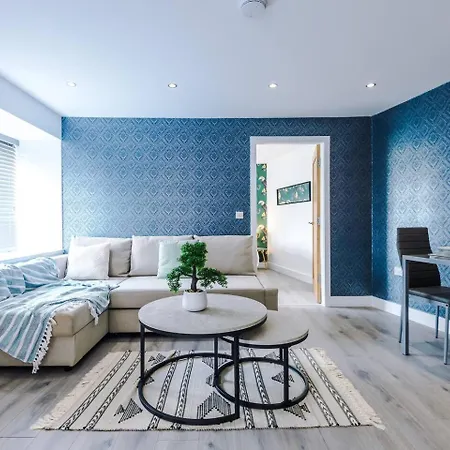 Brand New 1 & 2 Bed Flats Next To Eccles Station Apartment *