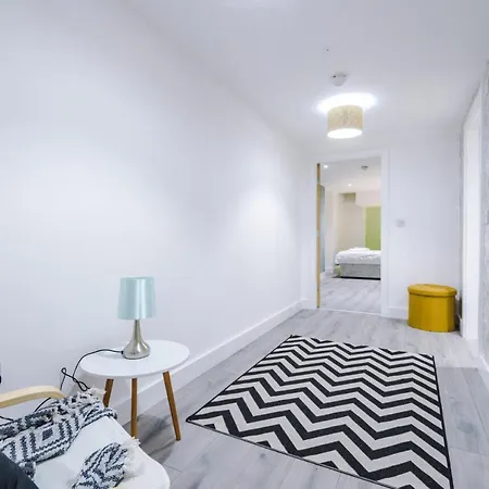 Brand New 1 & 2 Bed Flats Next To Eccles Station Apartment *