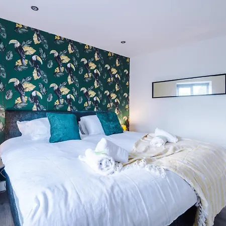 Brand New 1 & 2 Bed Flats Next To Eccles Station Apartment