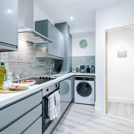 Apartmán Brand New 1 & 2 Bed Flats Next To Eccles Station *