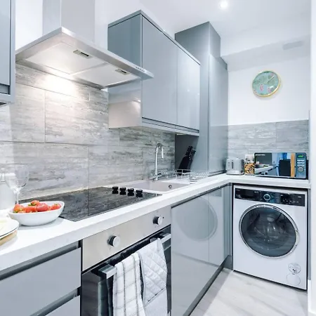 Brand New 1 & 2 Bed Flats Next To Eccles Station Manchester