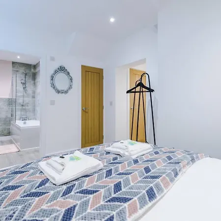 Apartmán Brand New 1 & 2 Bed Flats Next To Eccles Station