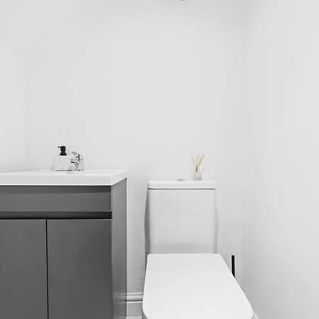 Entire Modern & Spacious 3bdr In Right Next To Coop Live & Ethiad Semesterbostad Manchester