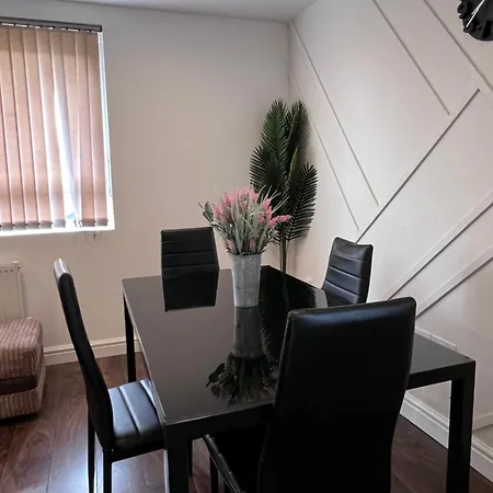 Flat In City Center Apartment