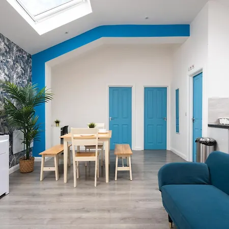Holiday home Santorini Blues By Cefas - Free Parking - - Near Airport *