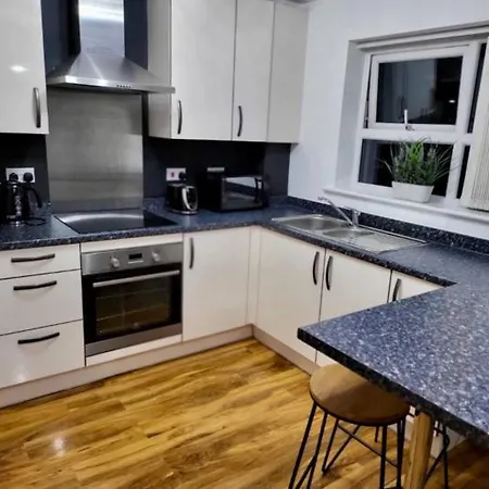 The Stylish With Free Parking Apartment *