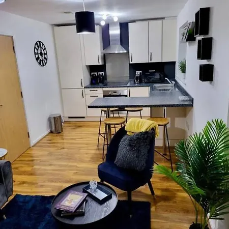 The Stylish With Free Parking Apartment