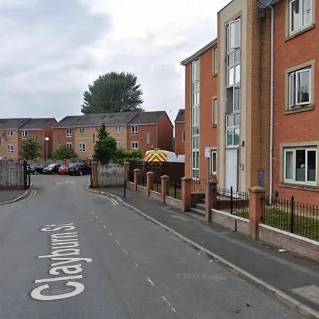 Relaxing Modern 3 Bed, 2 Bedroom Apartment - Secure Parking - Close To Manchester City Centre And Old Trafford アパート