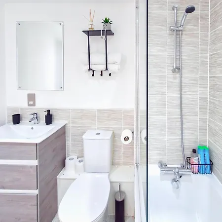 Cosy 2 Bed 2 Bath With Balcony In Salford Апартаменты Манчестер
