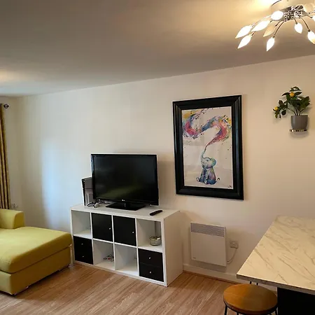 Apartment Modern 2-bed, City *