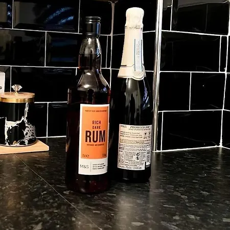 Simple House W- Free Parking By Airport - Free Drop-off 別荘 *