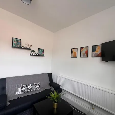 Apartment Cosy Two Bedroom Flat Manchester