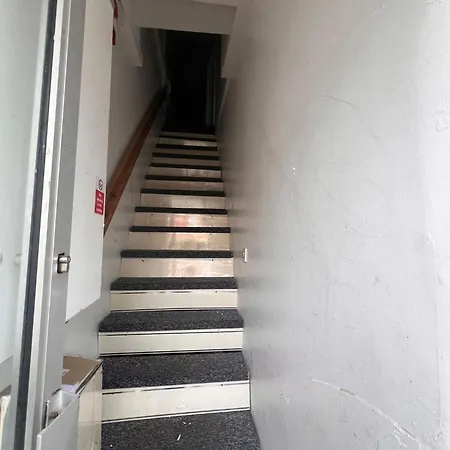 Cosy Two Bedroom Flat