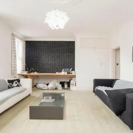 Apartment Bright 4 Beds Manchester