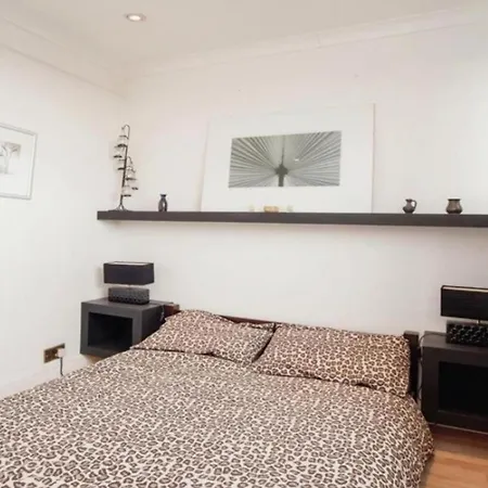 Bright 4 Beds Manchester