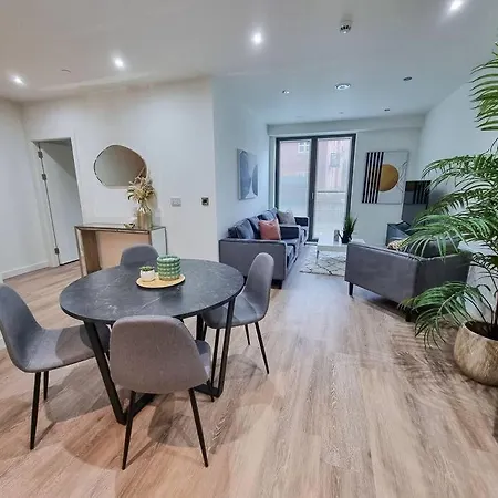 4 Bed Townhouse Piccadilly Free Parking Mánchester