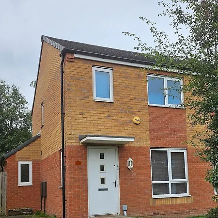 Modern 2 Bed With Driveway Near Coop Live & Etihad Stadium , Sleeps 5 , Self Checkin And Free Parking Dom wakacyjny *