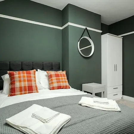 Large 3 Bed In Hébergement de vacances Manchester