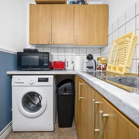 Private Retreat For 3 Near Centre * Manchester