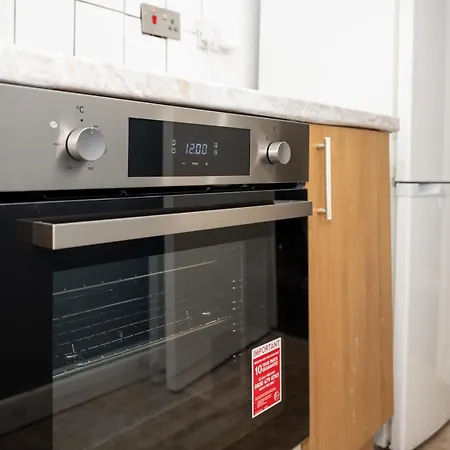 Private Retreat For 3 Near Centre Apartment Manchester