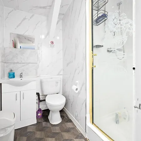 Private Retreat For 3 Near Centre