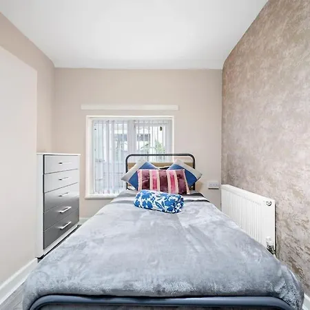 Private Retreat For 3 Near Centre