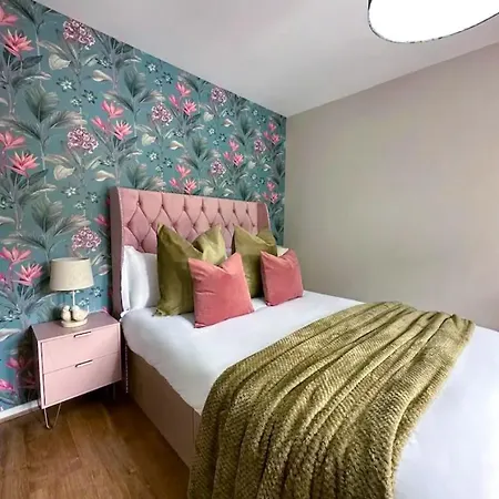 Holiday home Stylish House For 9 With Patio