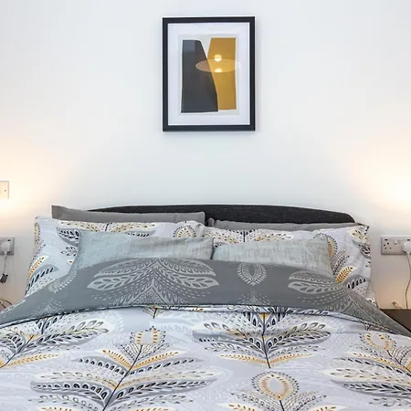 Royal Ebony By Asquare Lettings Apartment *