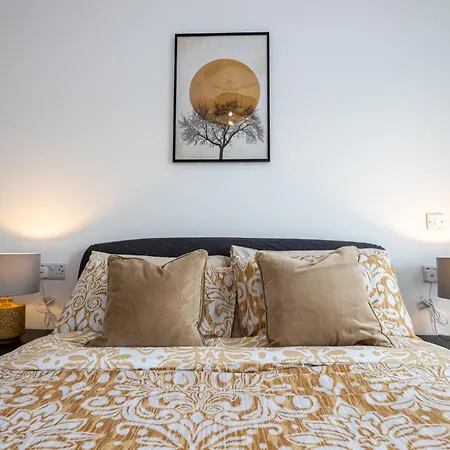 Apartment Royal Ebony By Asquare Lettings *