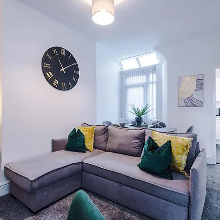 Sleek And Stylish 3 Bedroom Prázdninový dům