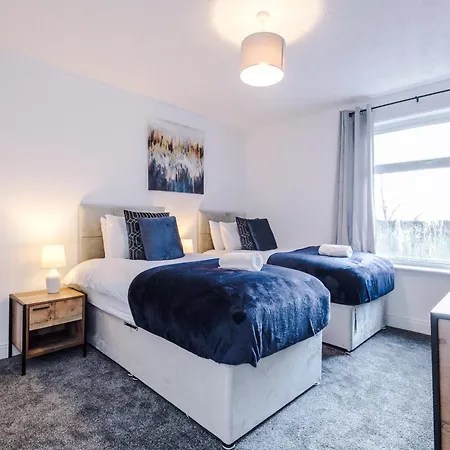 Sleek And Stylish 3 Bedroom * Manchester