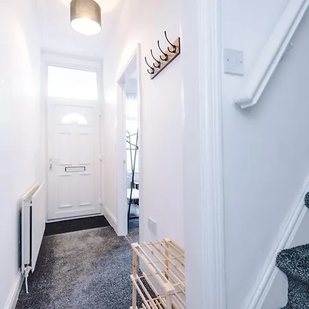 Sleek And Stylish 3 Bedroom *