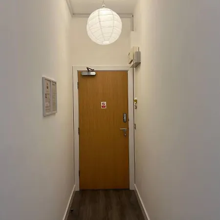 Lovely 2-bed In Apartment *