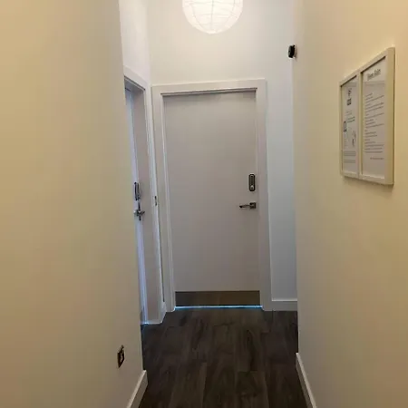 Lovely 2-bed In Apartment
