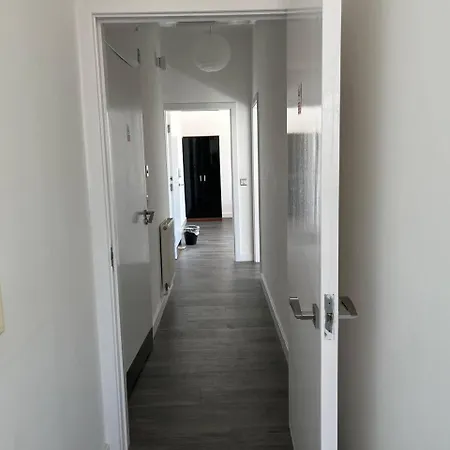 Lovely 2-bed In Apartment